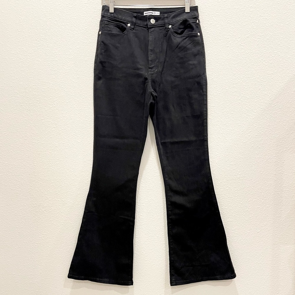 NWOT! ELIZABETH AND JAMES Black High Rise Flare Jeans!